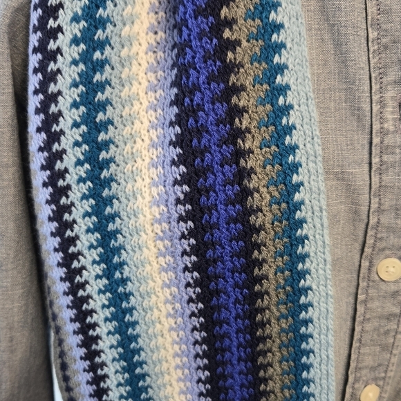 NEW YORK & COMPANY KNITWEAR LONG SCARF FRINGE ENDS BLUE TEAL CROCHET WOMEN OS - Picture 4 of 12